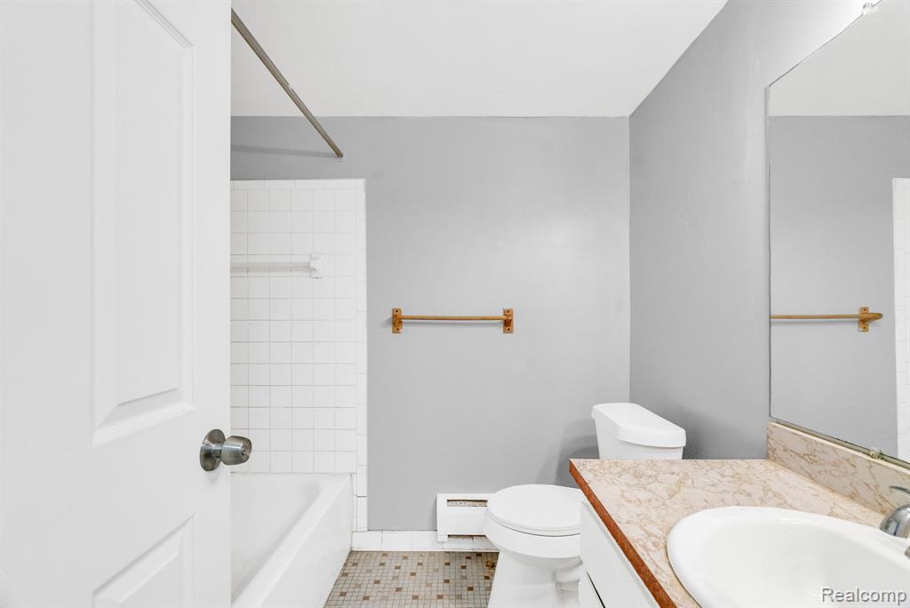 4535 Cadieux Road, # 42 / 210, Detroit, MI 48224 — Photo 16