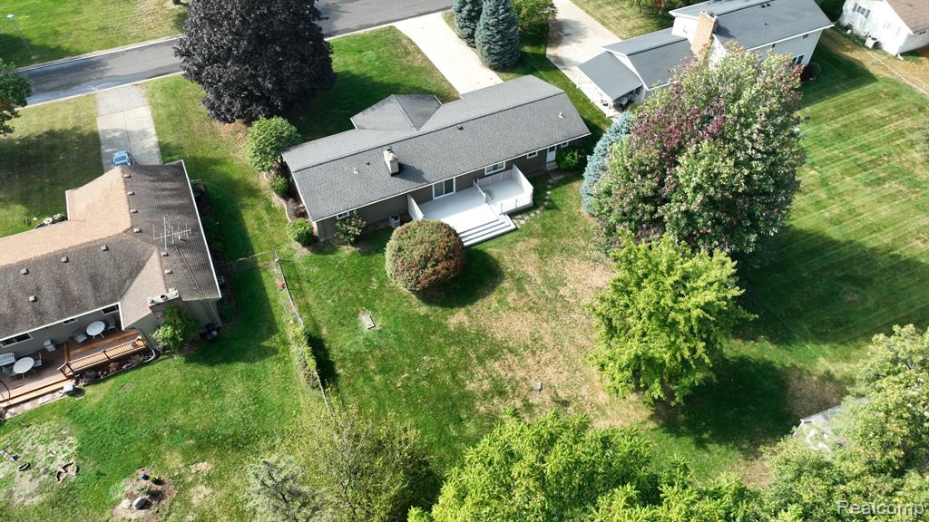 5204 Applewood Drive, Flushing, MI 48433 — Photo 21