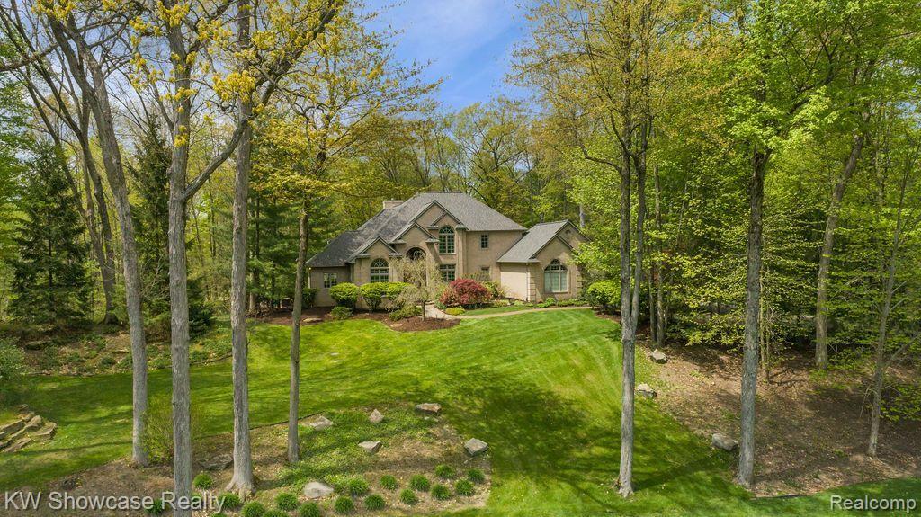6061 TURNBERRY Drive, Commerce Twp, MI 48382 — Photo 2