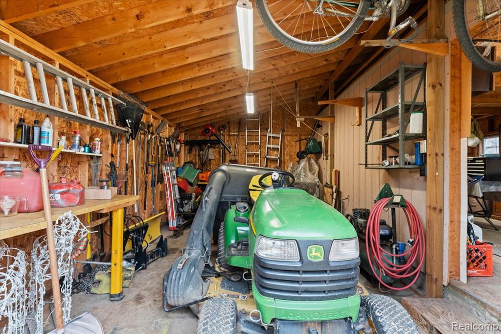 3555 W Drahner Road, Oxford, MI 48371 — Photo 37