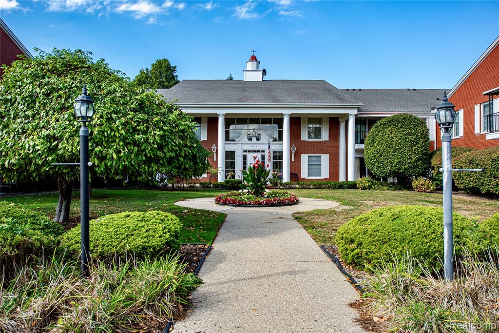 19710 W 13 Mile Road, 201, Beverly Hills, MI 48025 — Photo 34