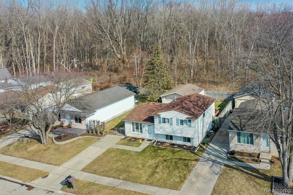 25145 Orchid Street, Harrison Township, MI — Photo 24