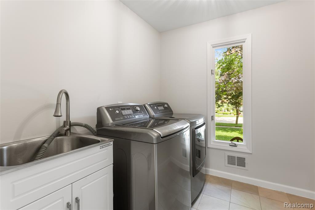 6890 Duchess Court, Troy, MI 48098 — Photo 22