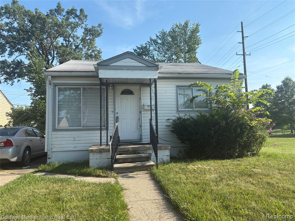 605 NEBRASKA Avenue, Pontiac, MI 48341 — front exterior