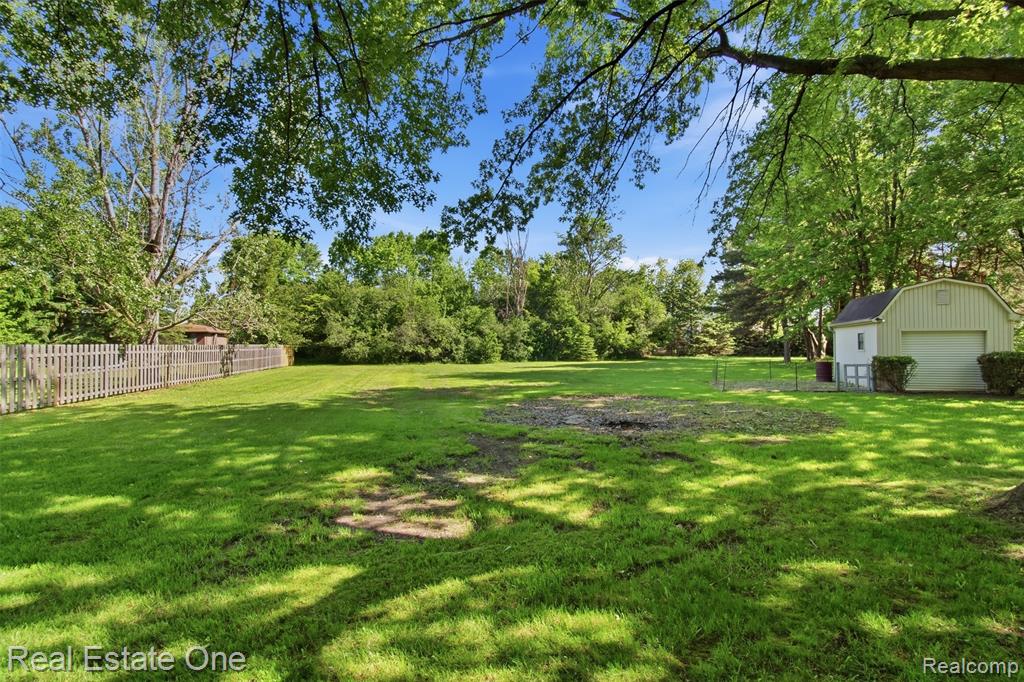 4425 Gardner Street, Sterling Heights, MI 48310 — Photo 37