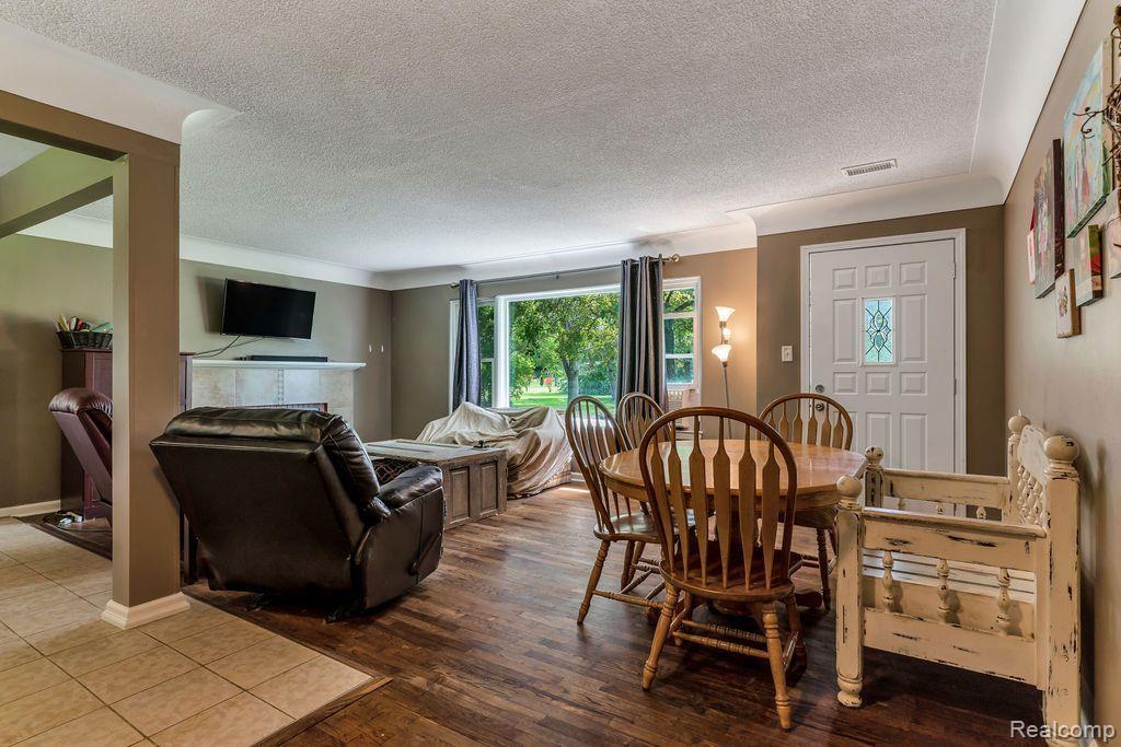 6481 DAVISON Road, Burton, MI 48509 — Photo 6
