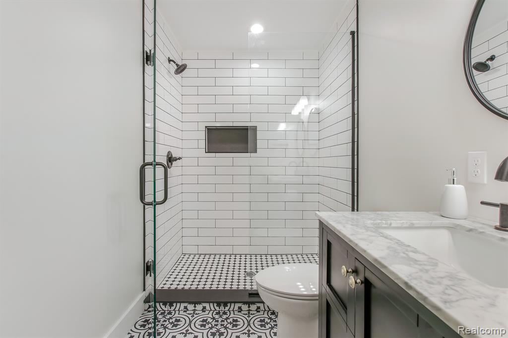 2291 WOODS WEST Drive, Flushing, MI 48433 — Photo 7