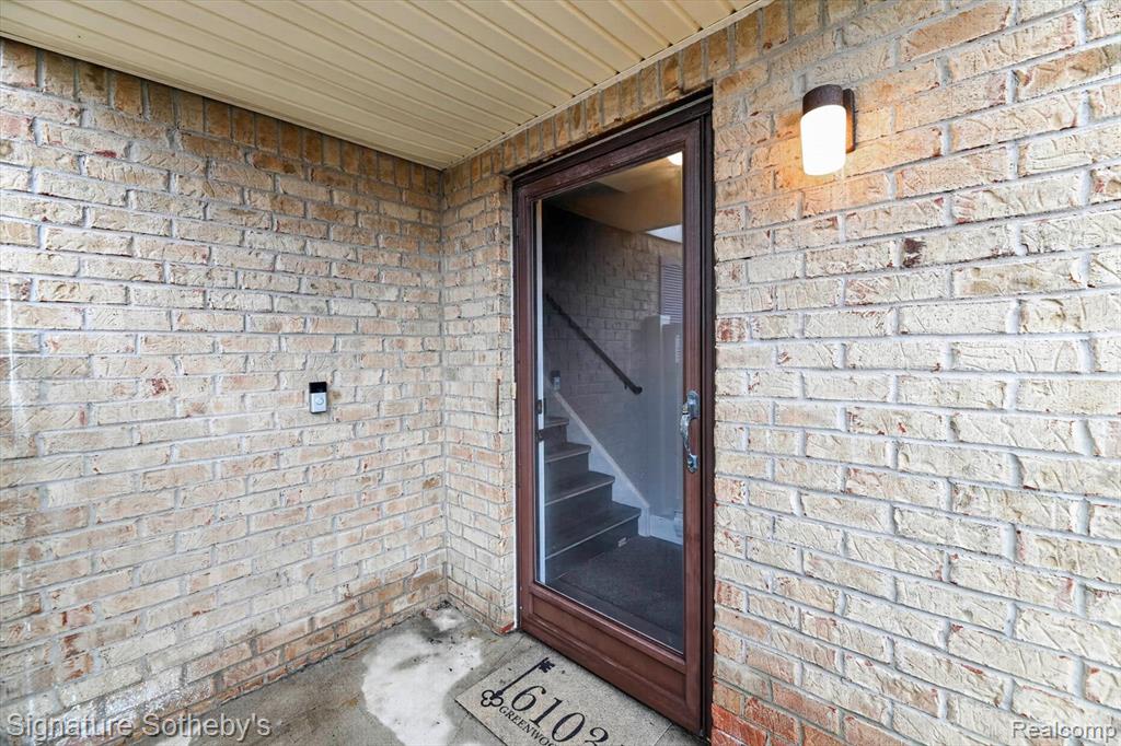 61031 Greenwood Drive, South Lyon, MI 48178 — Photo 2