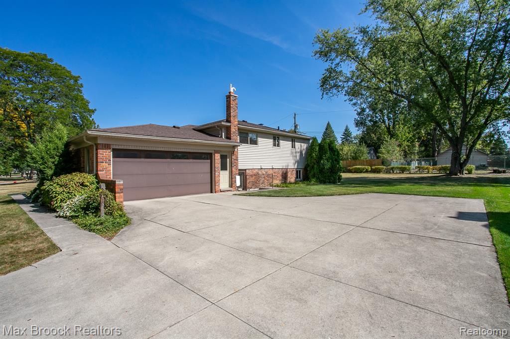 4298 Cherrywood Drive, Troy, MI 48098 — Photo 3