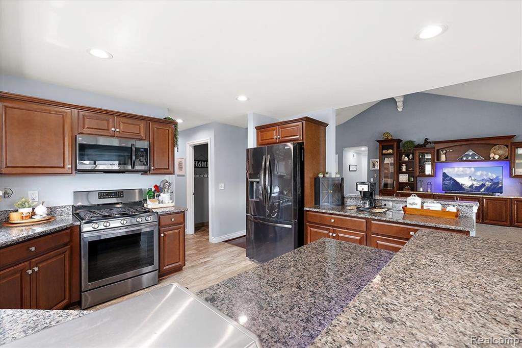 35526 Brooke Circle, New Baltimore, MI 48047 — Photo 15