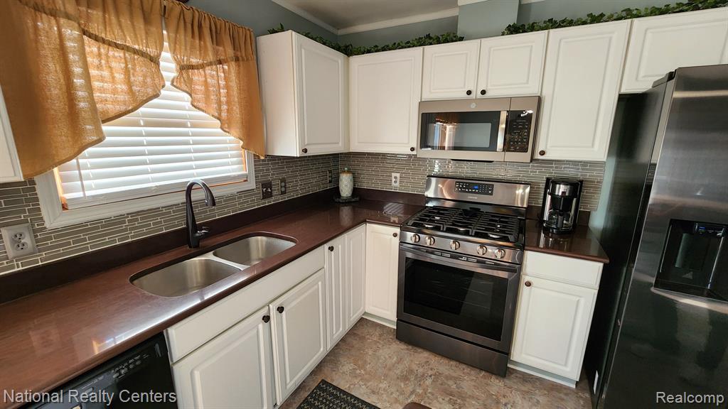 6927 HUBBARD Street, Garden City, MI — Photo 16
