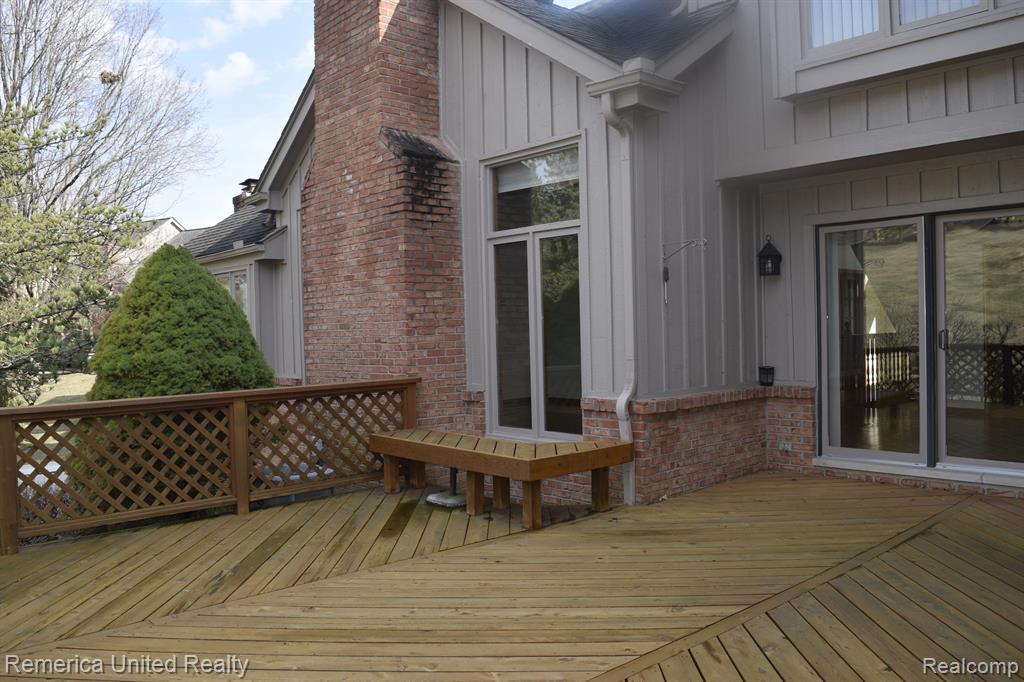 37786 Siena Drive, Farmington Hills, MI 48331 — Photo 32