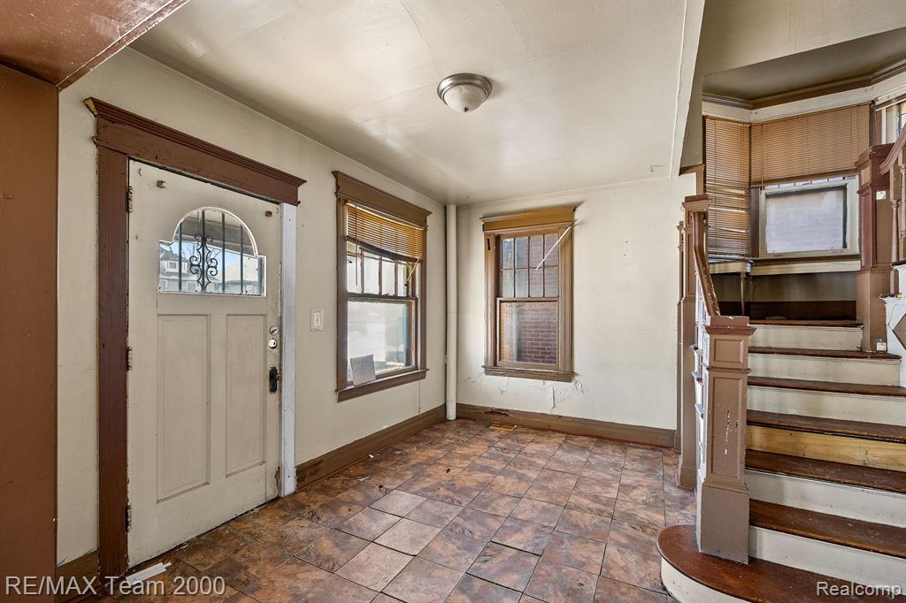 2187 HARDING Street, Detroit, MI 48214 — Photo 4