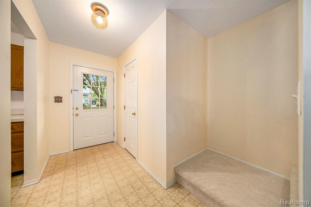 3510 BURBANK Drive, Ann Arbor, MI 48105 — Photo 4