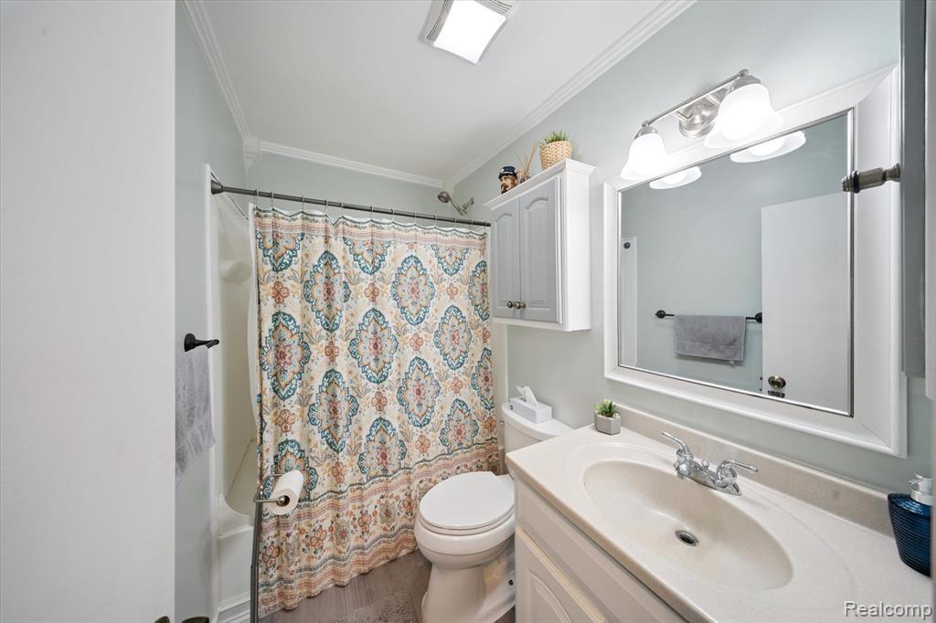 7474 River Vista Street, Utica, MI 48317 — Photo 24