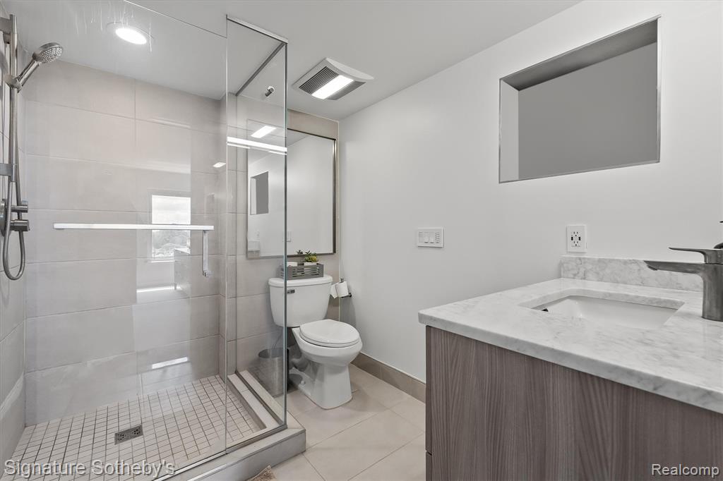 411 S Old Woodward Avenue, 704, Birmingham, MI 48009 — Photo 12