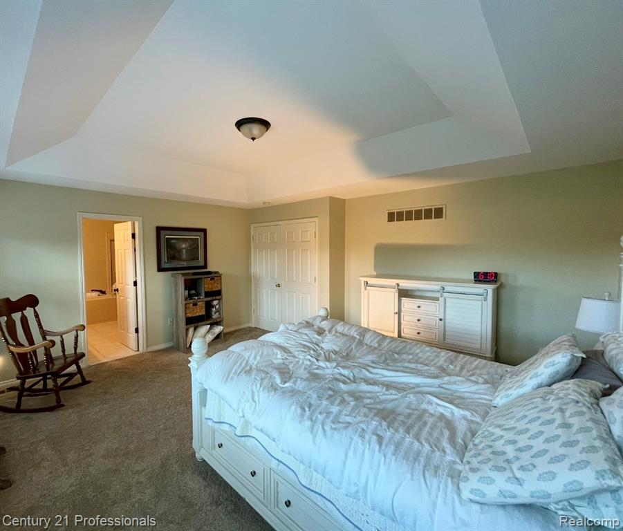 778 W Peninsula Court, Oxford, MI, 48371