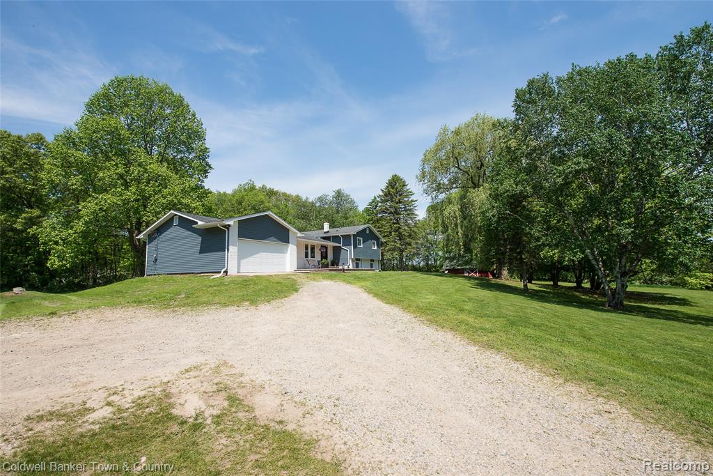 4225 N Tipsico Lake Road, Hartland, MI 48353 — Photo 44