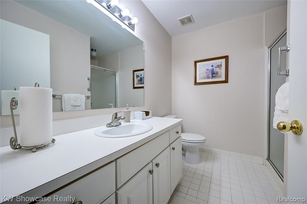 458 N Oak Drive, Commerce Twp, MI 48390 — Photo 29