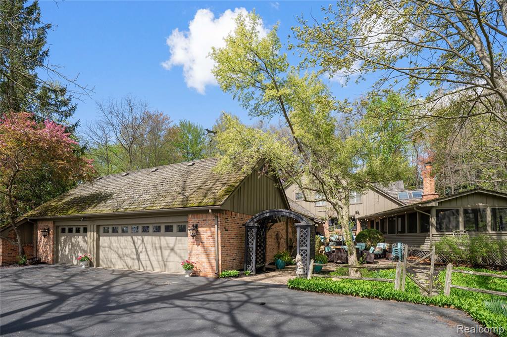 32870 Bingham Lane, Bingham Farms, MI 48025 — Photo 62