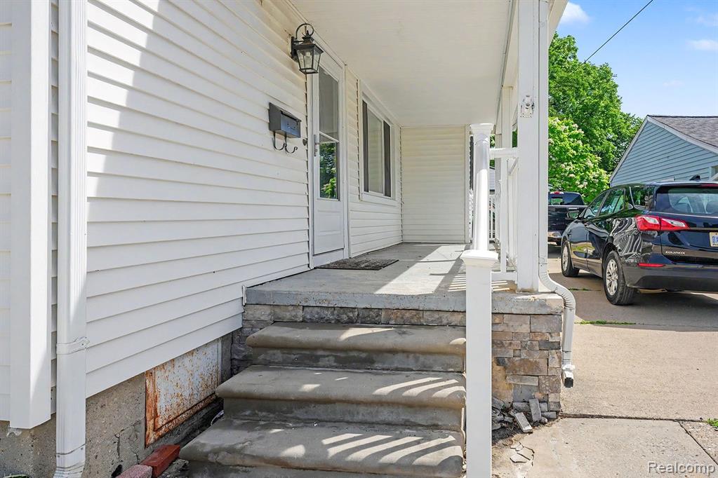 8215 Clinton River Road, Sterling Heights, MI 48314 — Photo 5