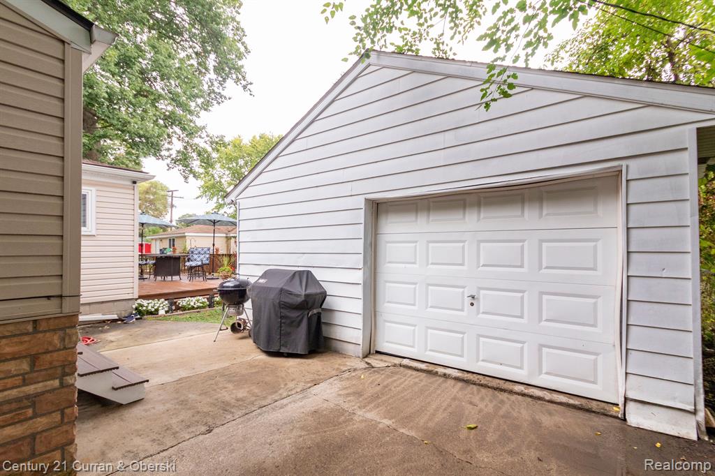 4417 BEDFORD Street, Dearborn Heights, MI 48125 — Photo 26