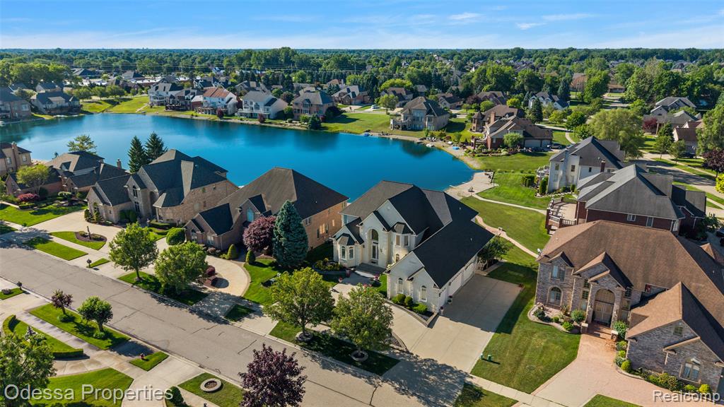 12984 Azure Drive, Utica, MI 48315