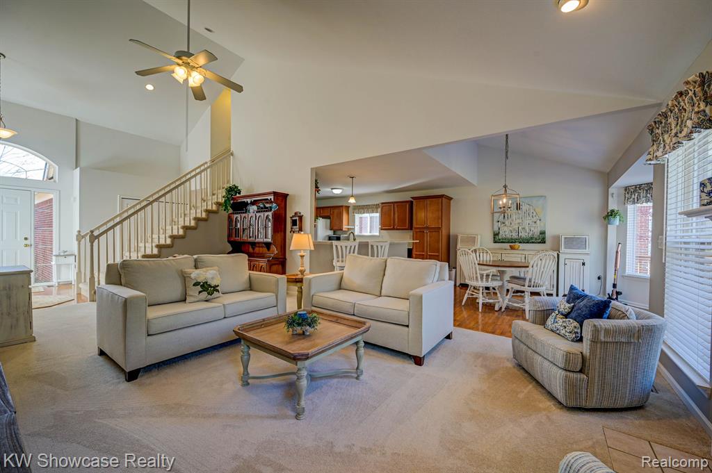 1074 ANDOVER Circle, Commerce Twp, MI 48390 — Photo 9