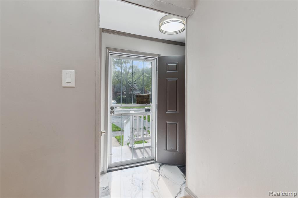 9585 Asbury Park, Detroit, MI 48227 — Photo 6
