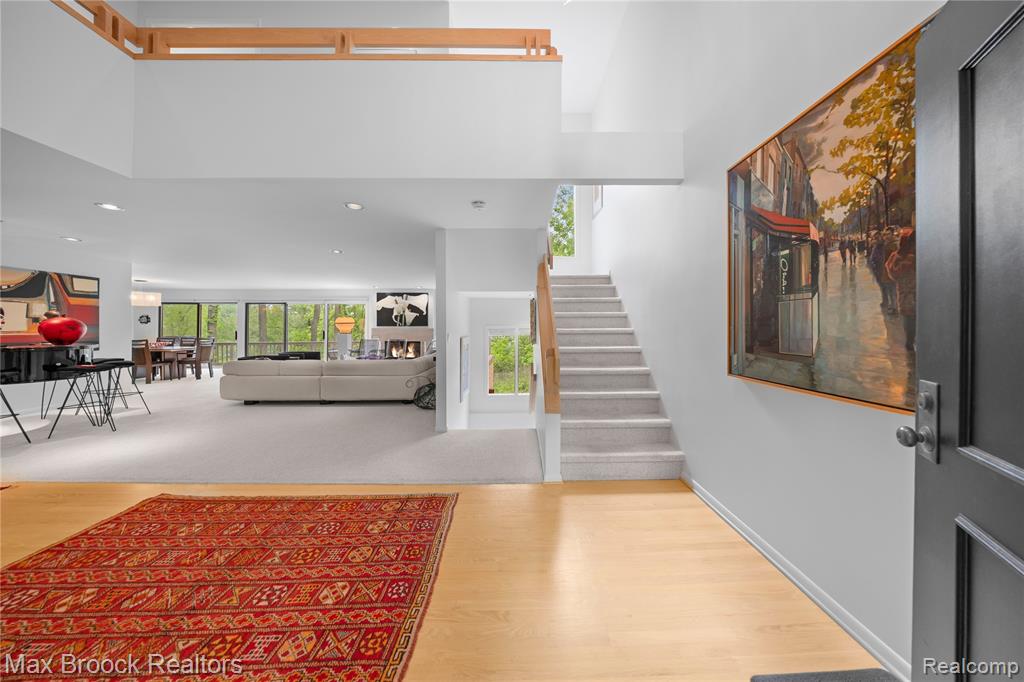 4933 Woodcliff Hill Road N, West Bloomfield, MI 48323 — Photo 4