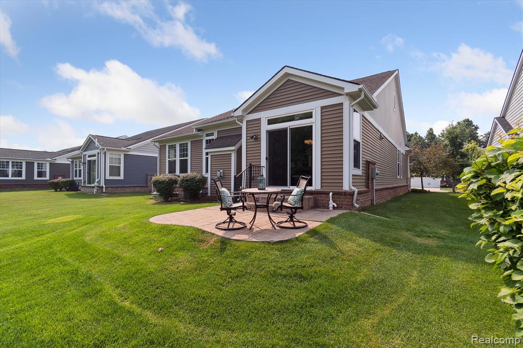 49276 Garden Lane, Canton, MI 48188 — Photo 42