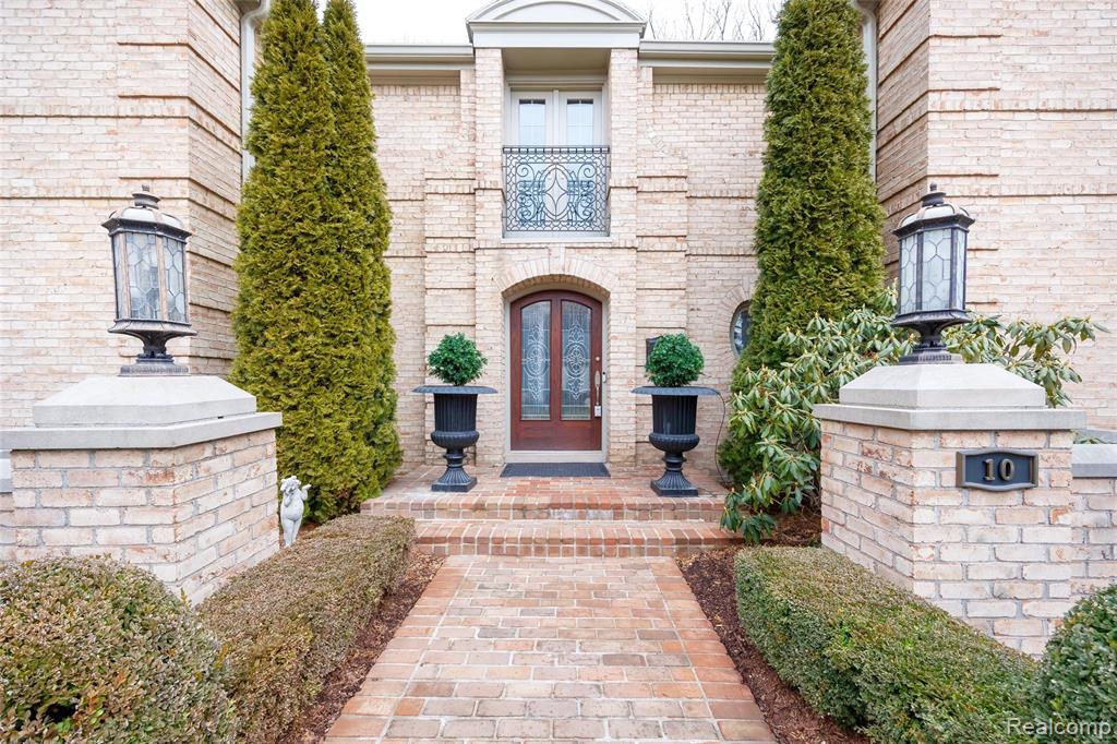 10 Sycamore Lane, Grosse Pointe, MI 48230 — Photo 2