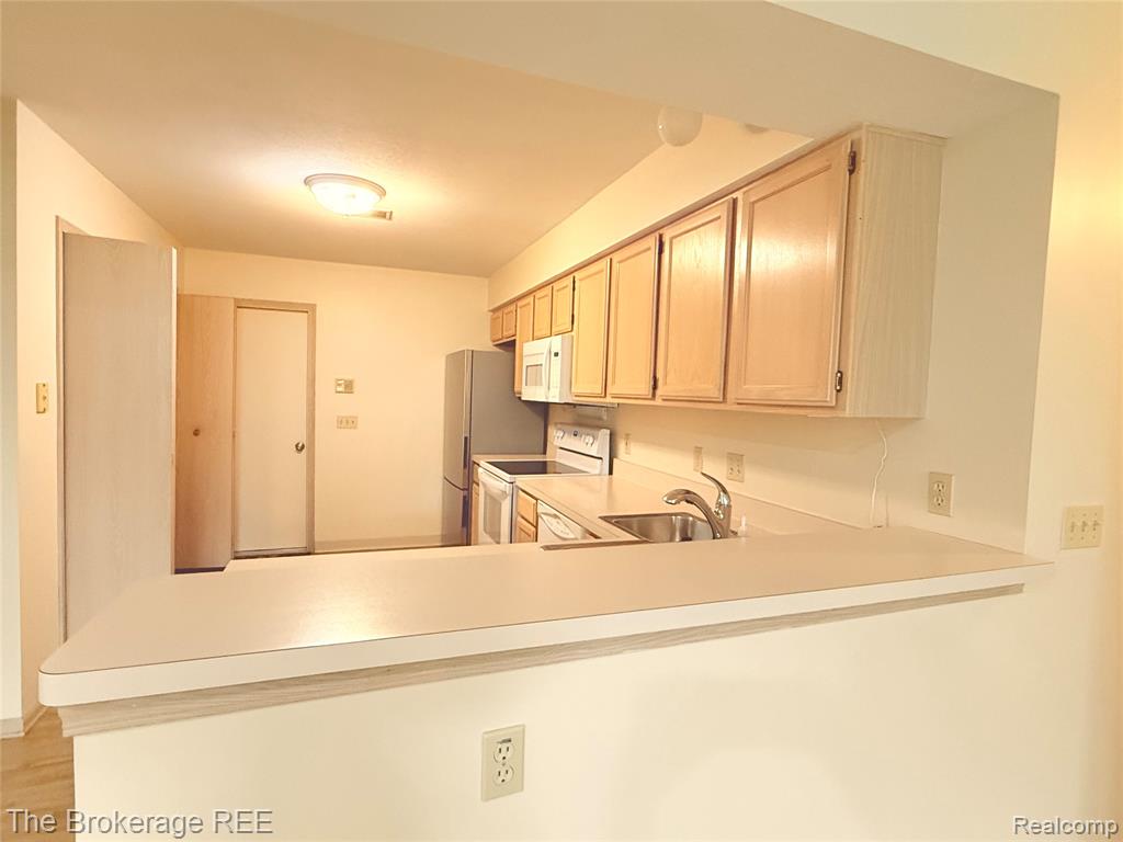 610 Perry Creek Drive, Grand Blanc, MI 48439 — Photo 3