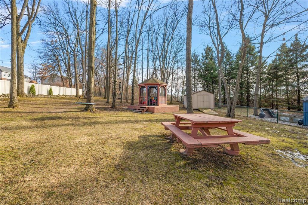5621 SALLY Road, Clarkston, MI 48348 — Photo 54