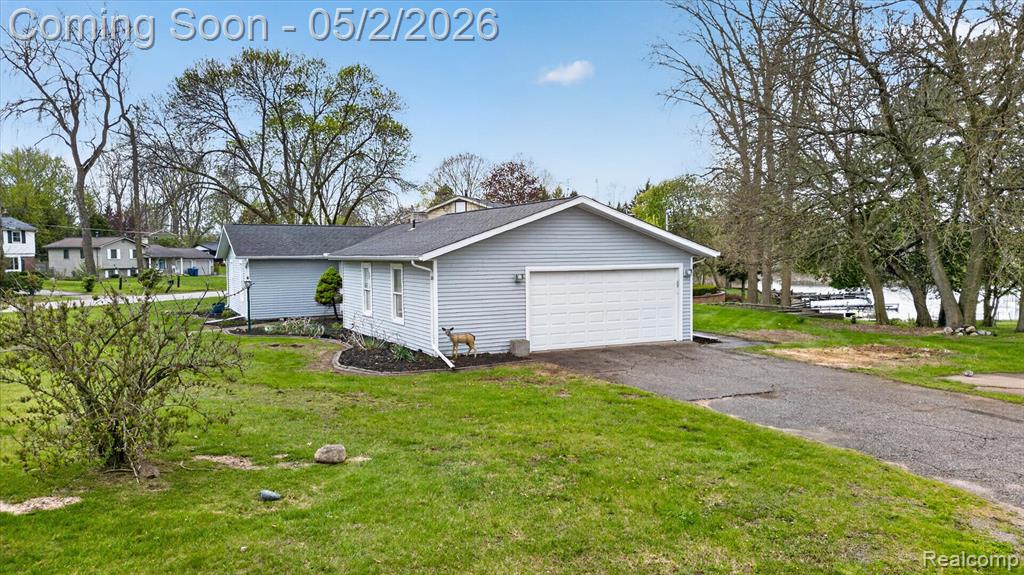2264 Crane Road, Fenton, MI 48430 — Photo 2