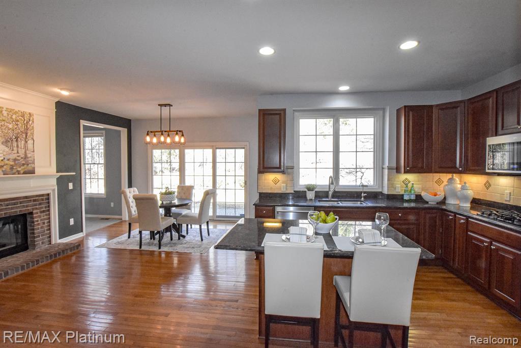9037 RIDGEFIELD Drive, Brighton, MI 48114 — Photo 21