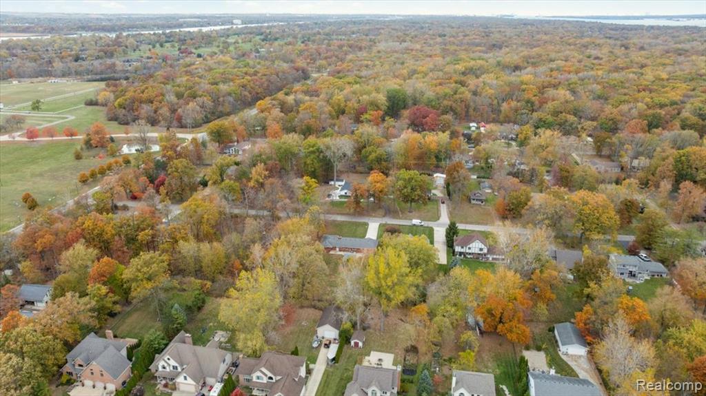 9127 Lake Road, Grosse Ile, MI 48138 — Photo 36