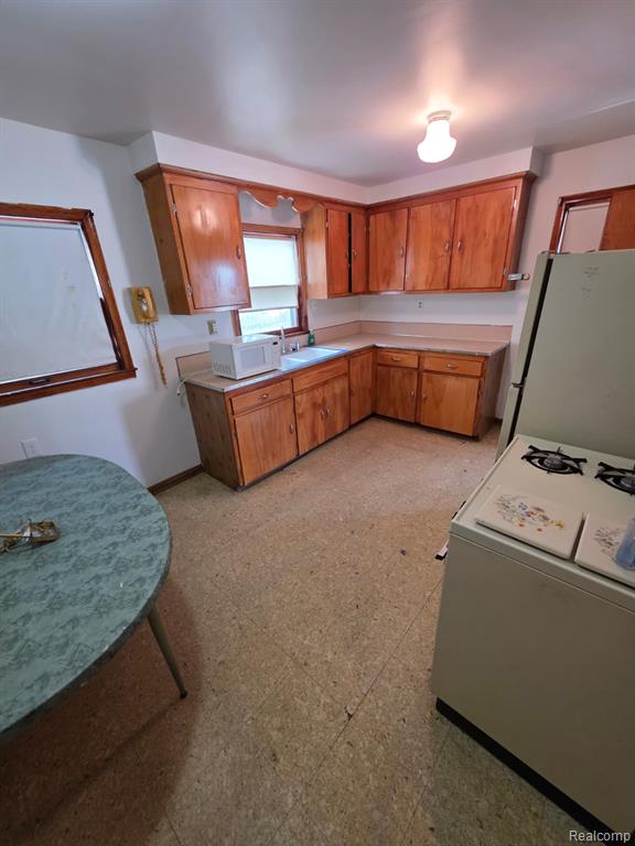 7653 Warwick Street, Detroit, MI 48228 — Photo 6