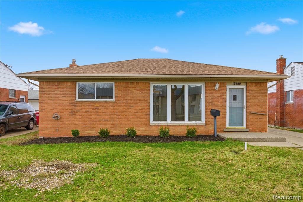15225 Common Road, Roseville, MI 48066 — front exterior