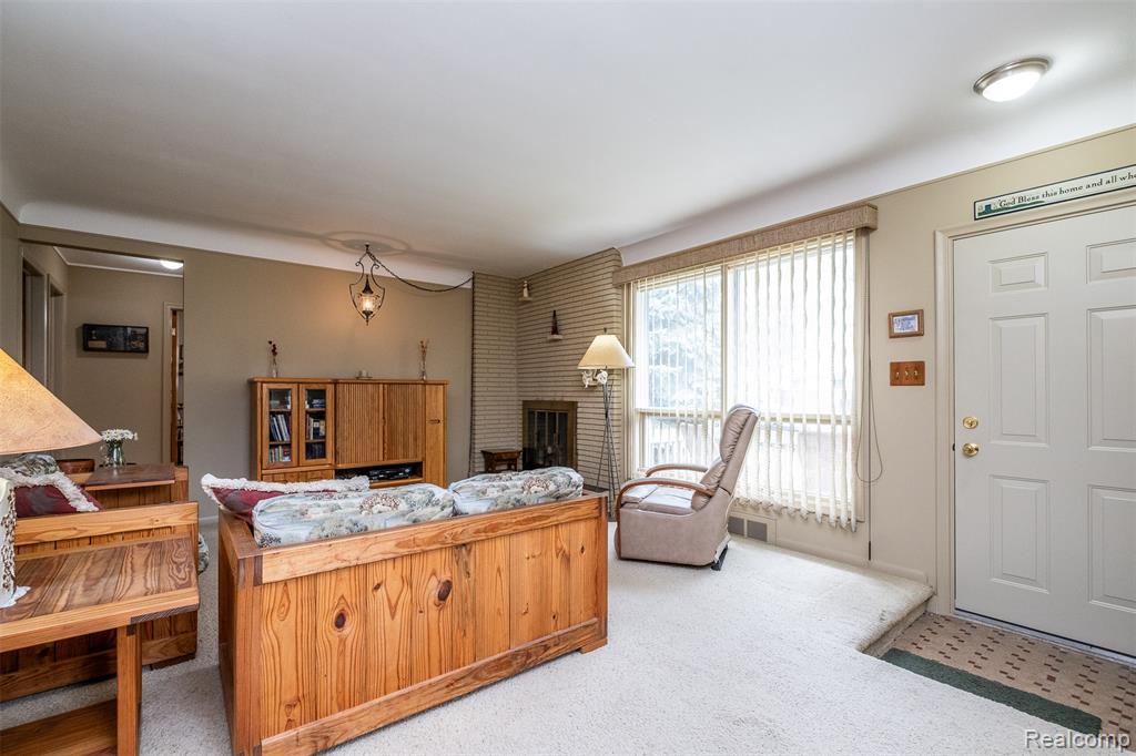 35560 Weideman Street, Clinton Twp, MI 48035 — Photo 9
