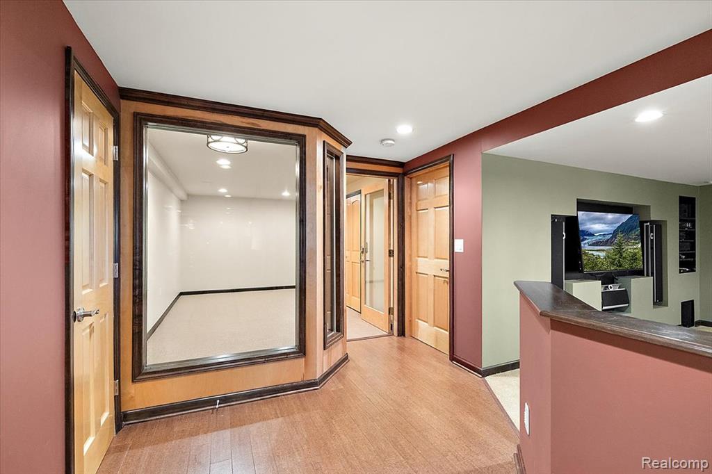 43054 Oxford Court, Novi, MI — Photo 10