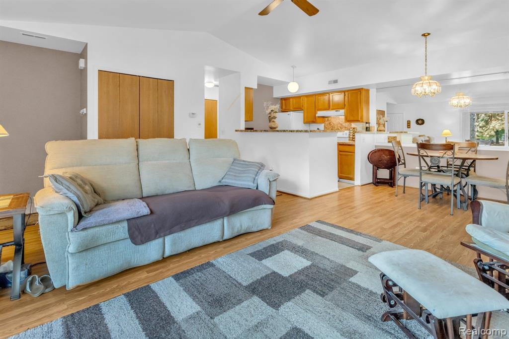 302 SPRING BROOKE Drive, Brighton, MI 48116 — Photo 5