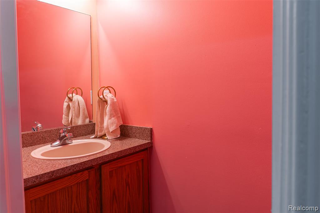 13207 St Ervin Avenue, 26, Detroit, MI 48215 — Photo 20
