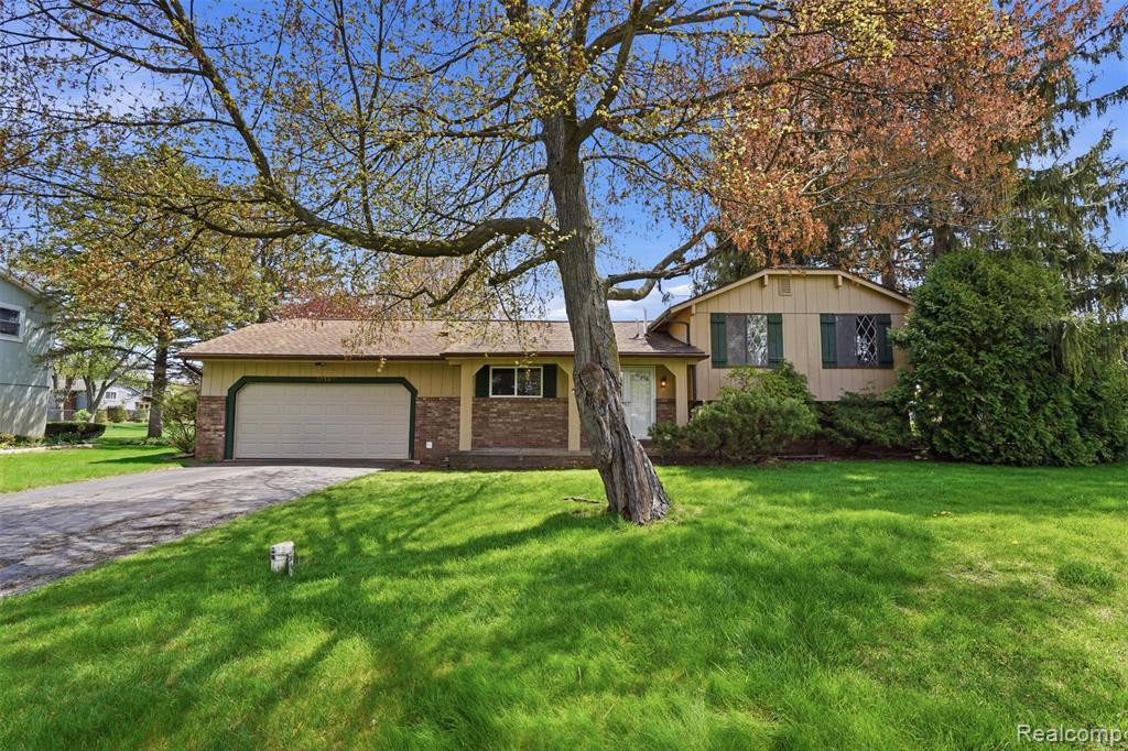 3756 Chevron Drive, Highland, MI 48356 — front exterior
