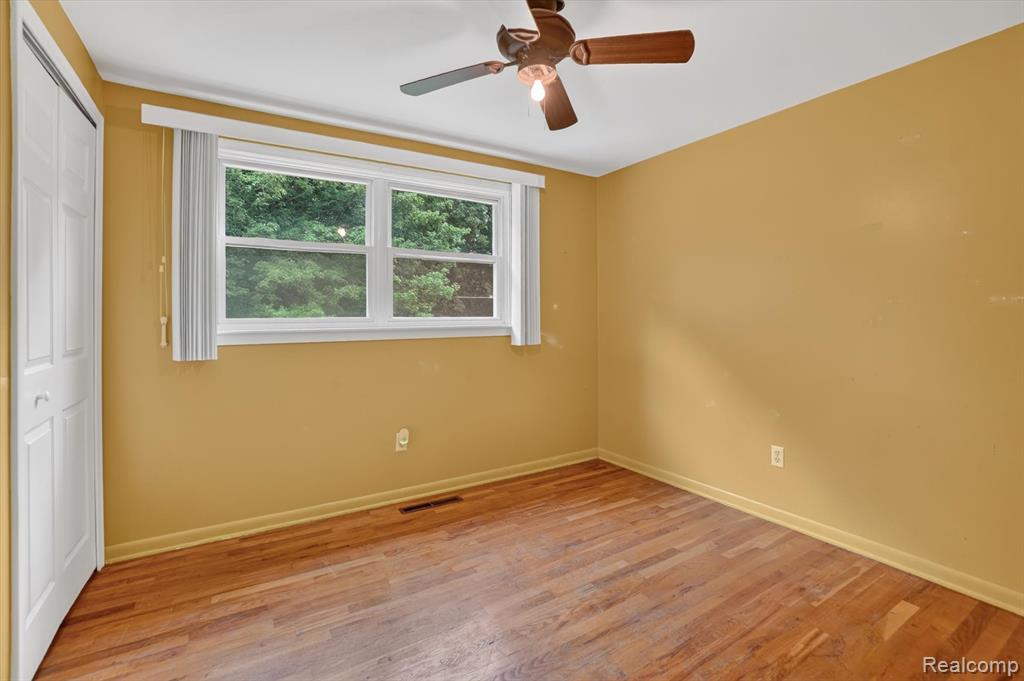 2356 Pineview Court, Flushing, MI 48433 — Photo 26
