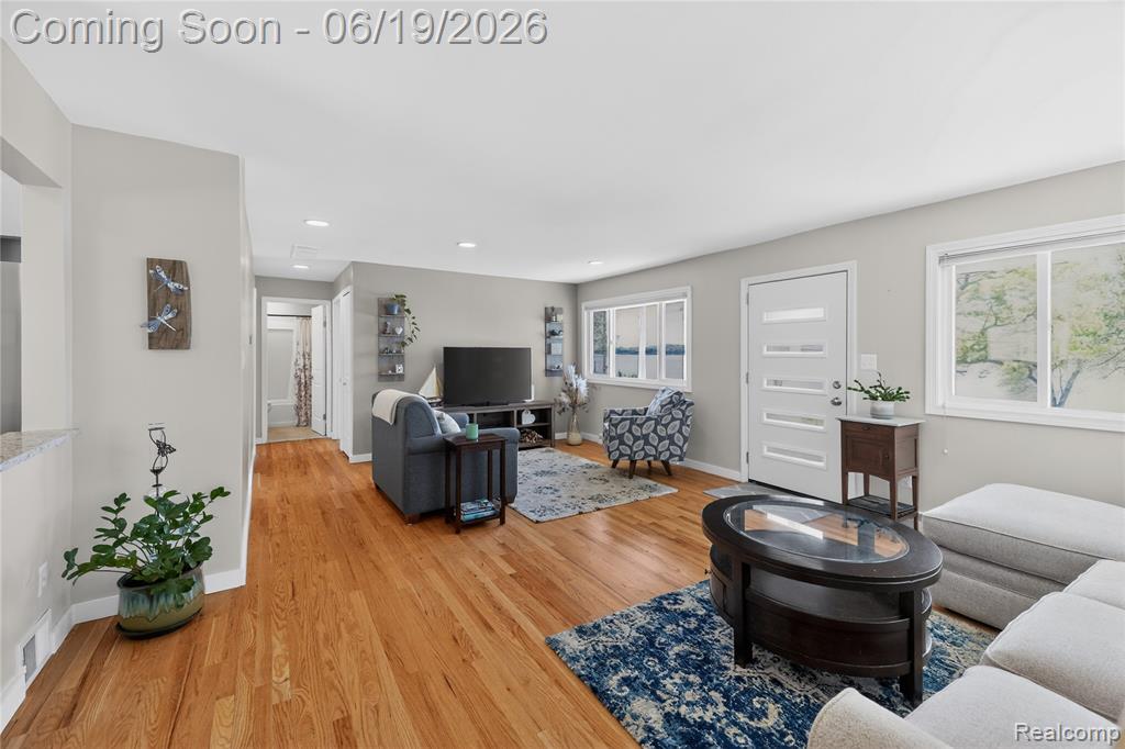 25815 West River Road, Grosse Ile, MI 48138 — Photo 6