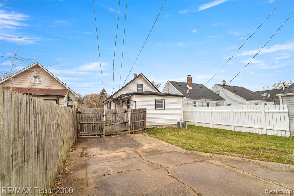 6488 Vaughan Street, Detroit, MI 48228 — Photo 45
