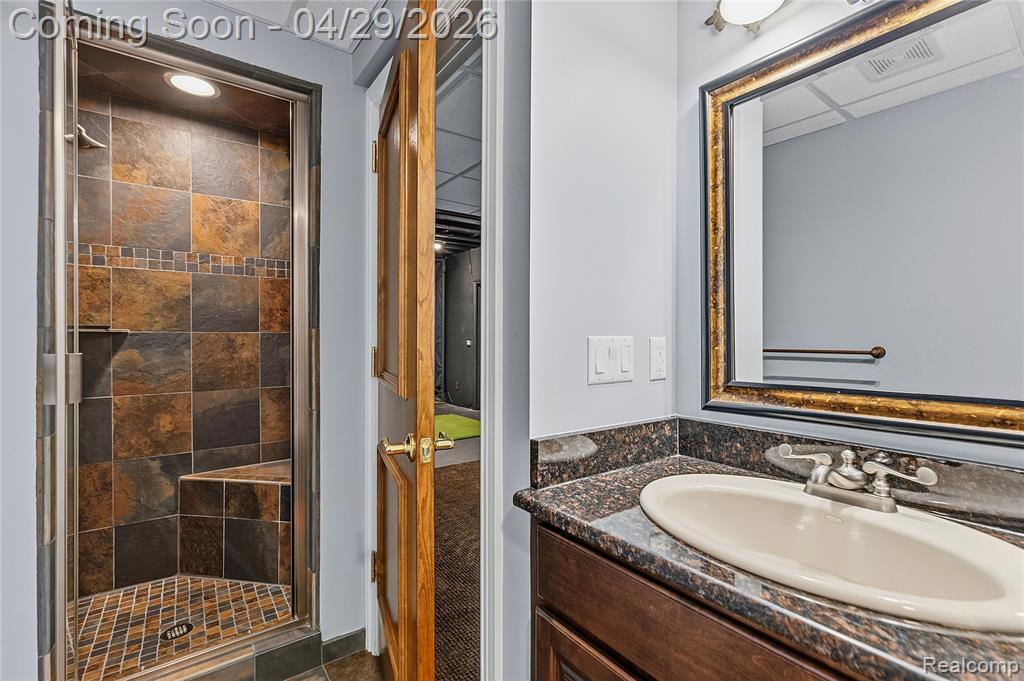 1920 Vinsetta Court, Rochester, MI 48306 — Photo 62