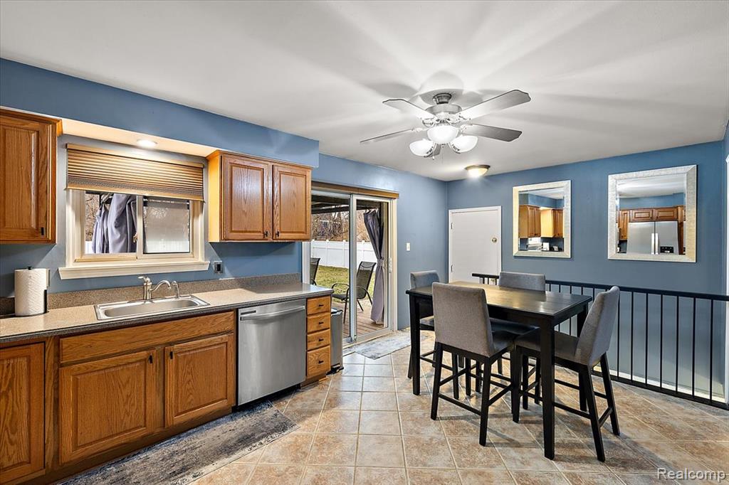 41859 Betley Drive, Sterling Heights, MI 48313 — Photo 15