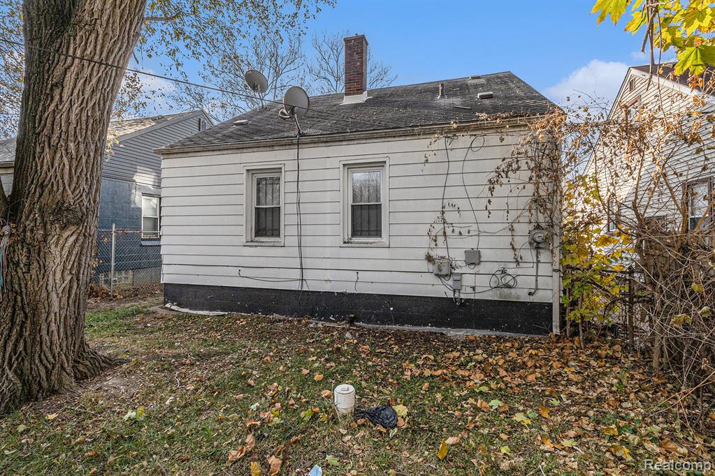 9336 SUSSEX St Street, Detroit, MI 48228 — Photo 19